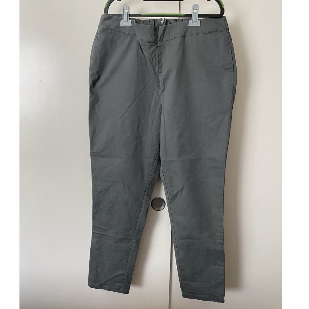 EUC Universal Standard Skinny Pant, US Size M (18-20) Olive Drab Khaki